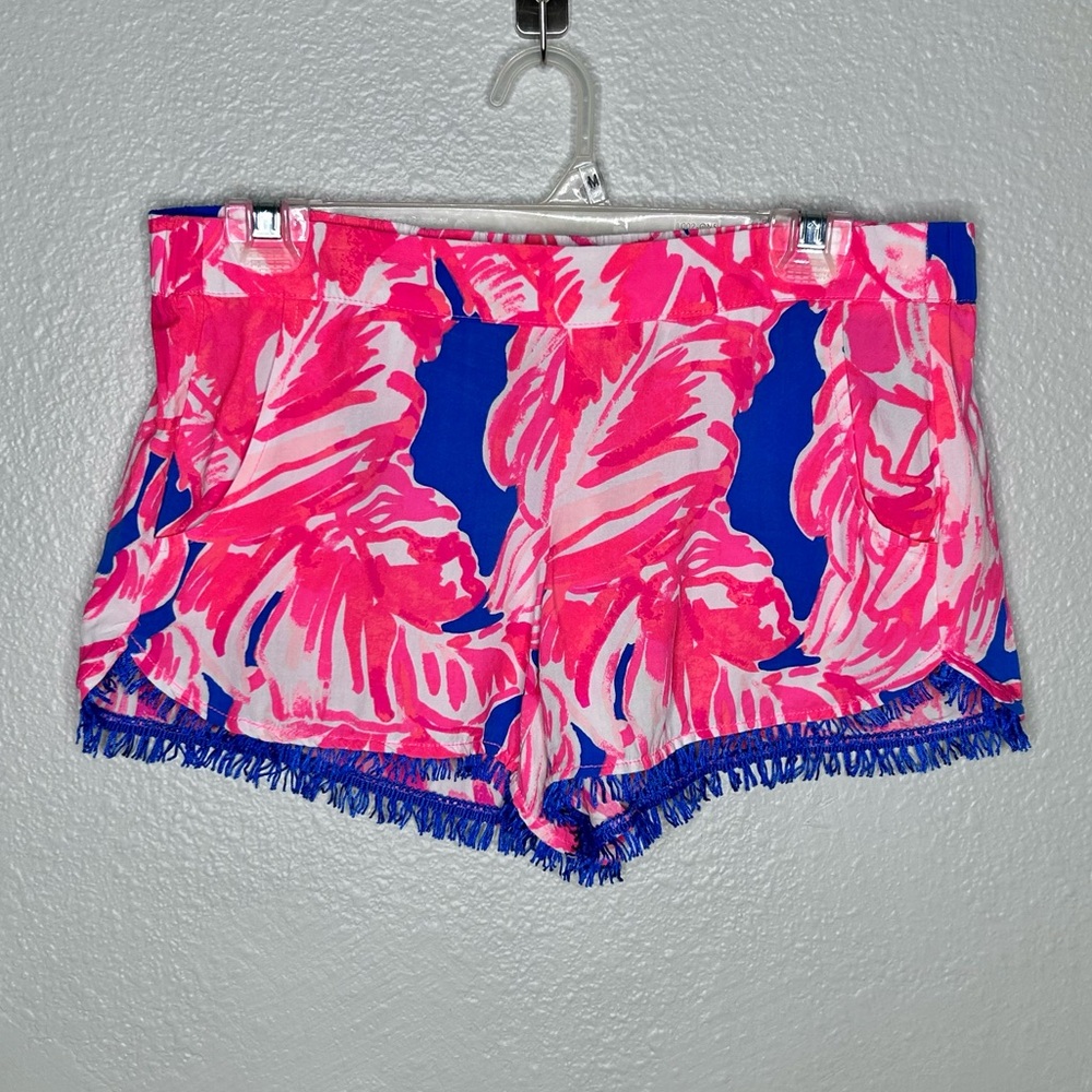 Lilly Pulitzer Tiki Pink, Blue, and White Pull on Shorts with Pockets